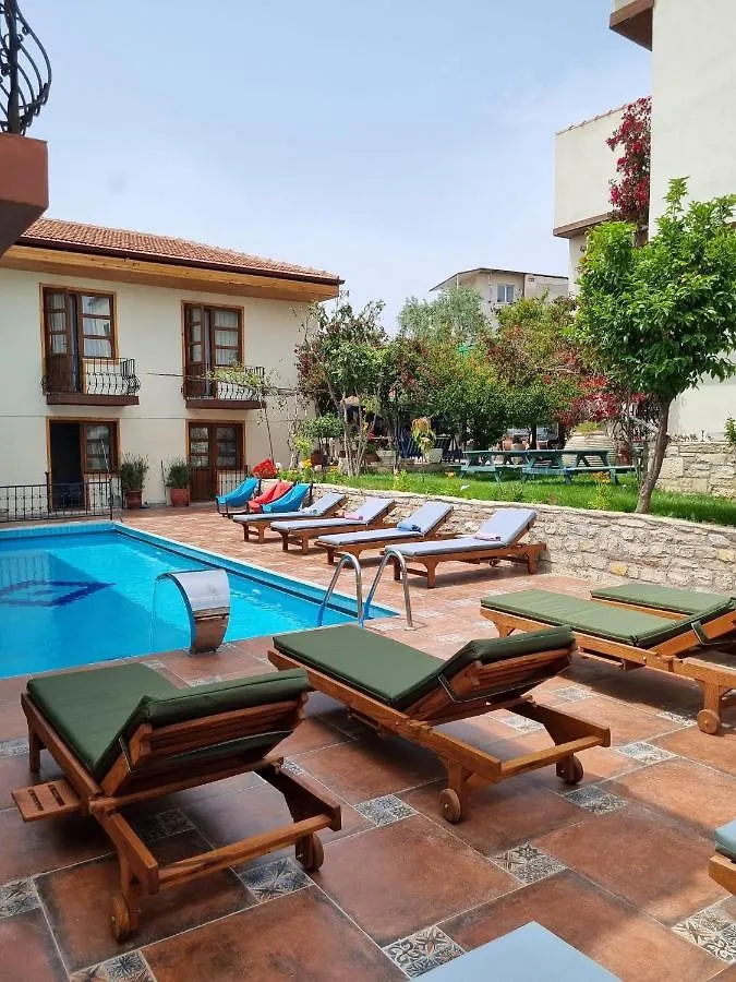 Sezgin Boutique Hotel Кушадасы 2*,